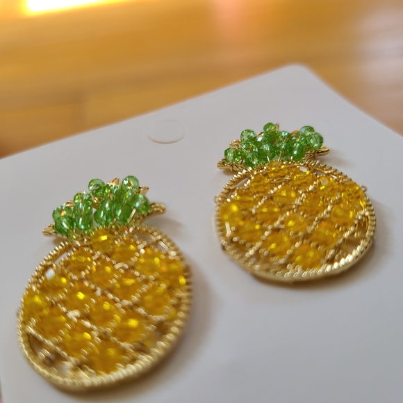 🍍 Pineapple Crystal Earrings Brand New - Picture 4 of 9